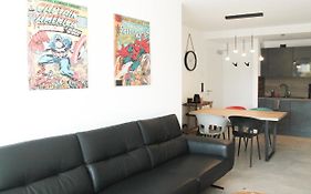 Marvel-Apartment - für Freunde&Familien, stadtnah, Parkplatz, E-Ladestation, Gitterbox für Fahrräder, Fitnessstudio, digitale Gästemappe mit Restaurant- und Unternehmenstipps